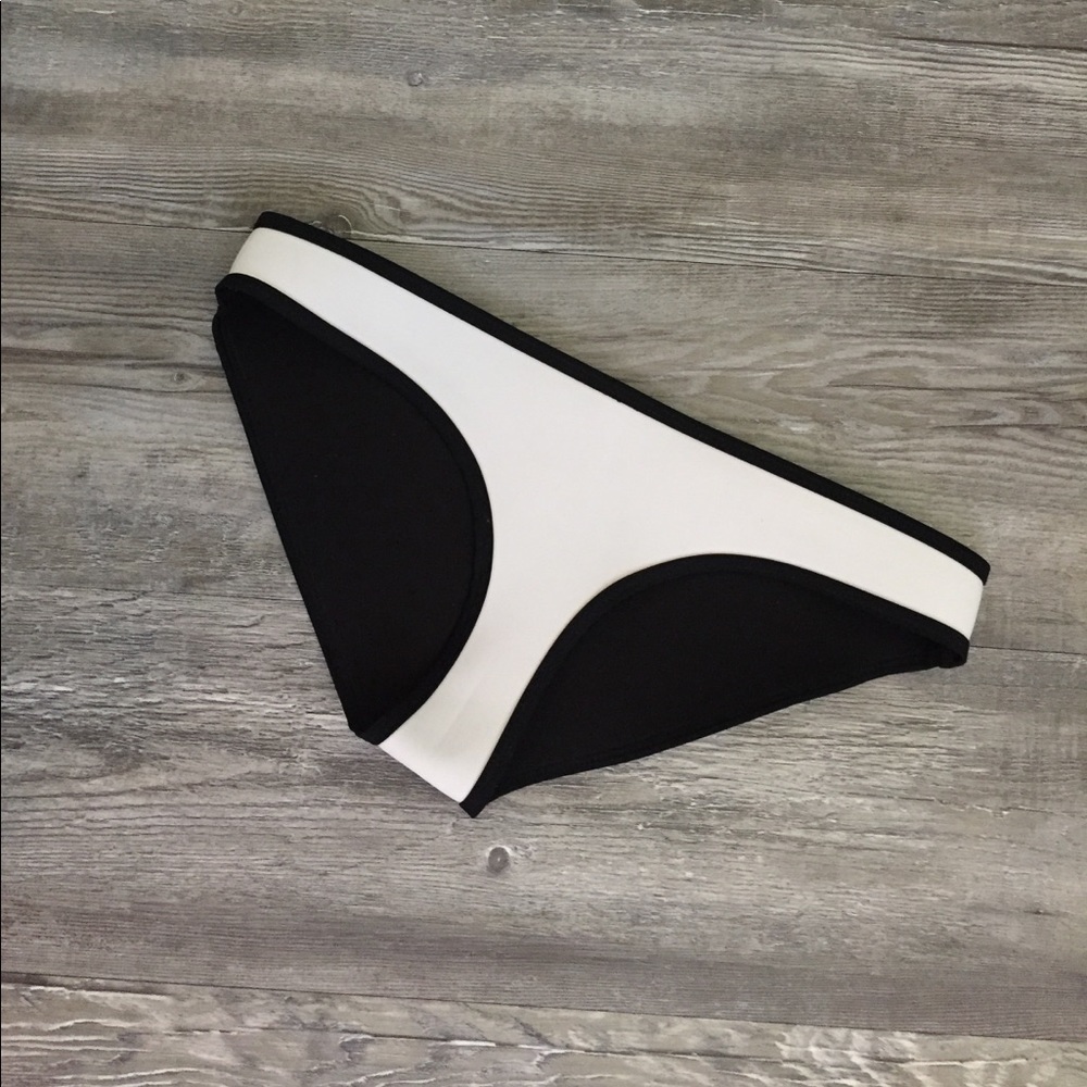 Triangl Chloe bottoms white size M